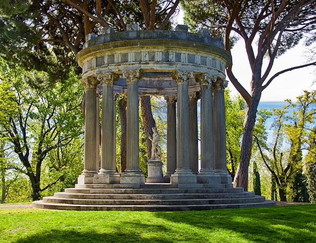 8 Secretos - Parque el capricho