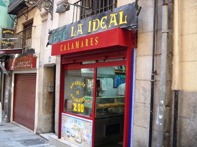 Bar La Ideal, en la calle Botoneras de Madrid